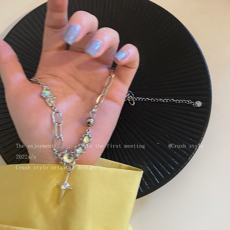 Kalung Rantai Choker Liontin Bintang Empat Sudut Warna Silver Untuk Wanita