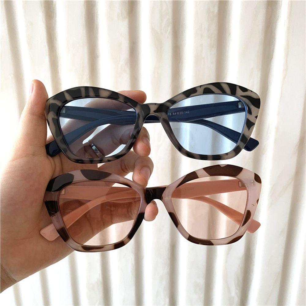 Mxbeauty Kacamata Hitam Mata Kucing Retro Travel Motif Leopard UV400 Wanita Polygon Eyewear