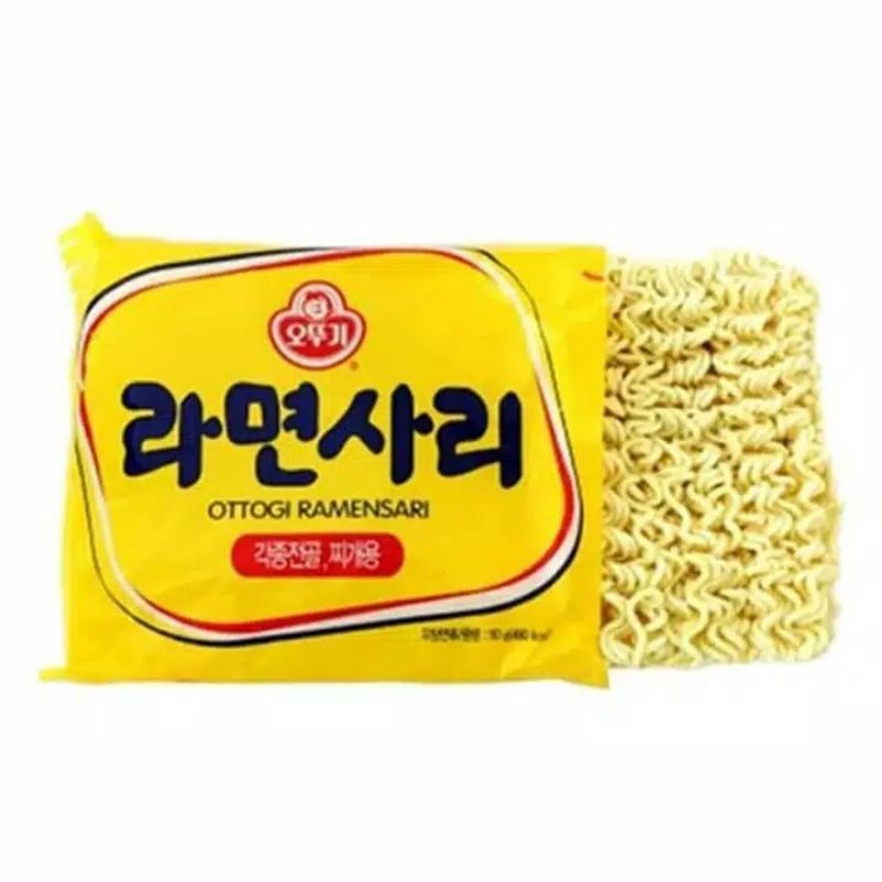 

Ramen Sari /Plain Instant Noodle /Mi Kering Instan Tanpa Bumbu 110gr
