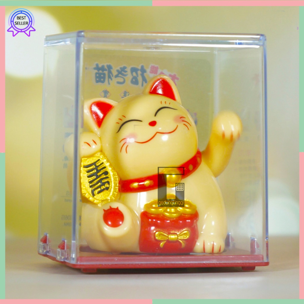 Boneka Patung Pajangan Kucing Hoki Keberuntungan Lucky Cat Rejeki Maneki Neko Maneko Neki Tangan Melambai Goyang Gerak Bergerak Solar No Baterai Batrei Batrai Batre Cina Jepang Dashboard Mobil Meja Toko Kasir Cafe Kafe Hotel Murah Kecil Medium Besar Cream