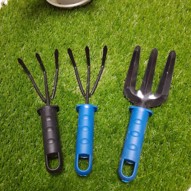 Garpu Tanah / Garuk Tanah / Garukan