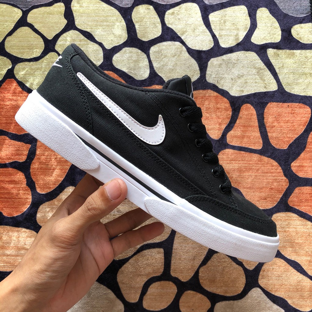 Jual Nike SB GTS 16 TXT Black White 