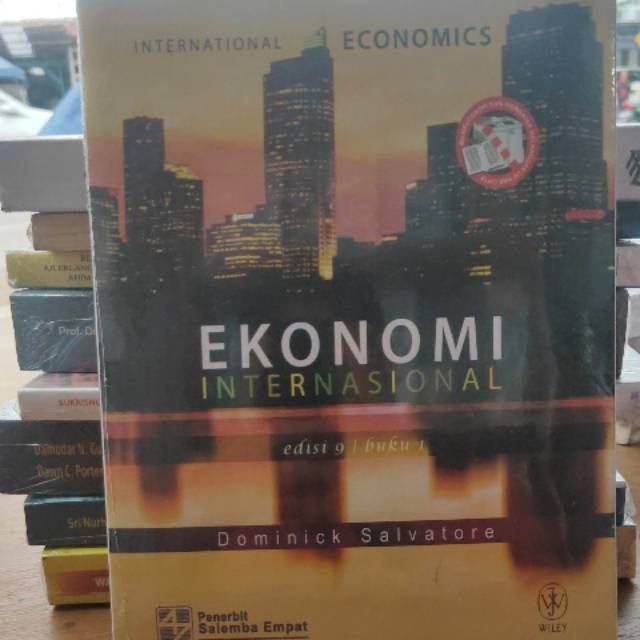 Buku ekonomi internasional