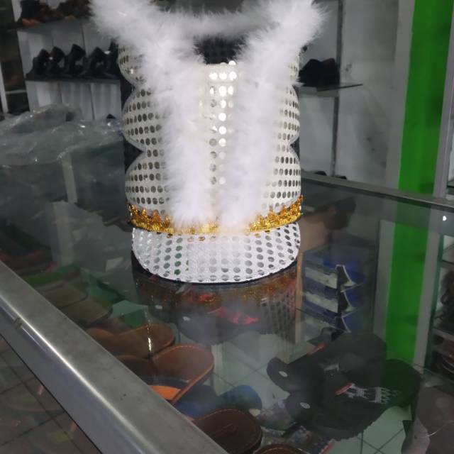 Topi mayoret putih hitam