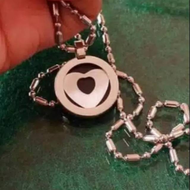 Kalung Aura Heart Pendant Aura