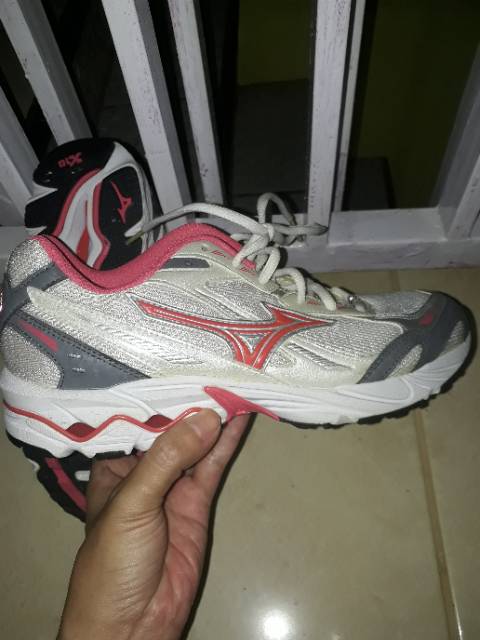 Harga hotsell mizuno x10