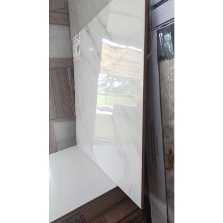 Keramik Lantai Ruangan 50x50 Motif Marmer Corak Random Glossy Canova White