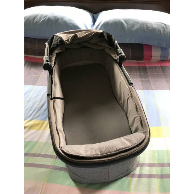 Preloved Bassinet Nuna