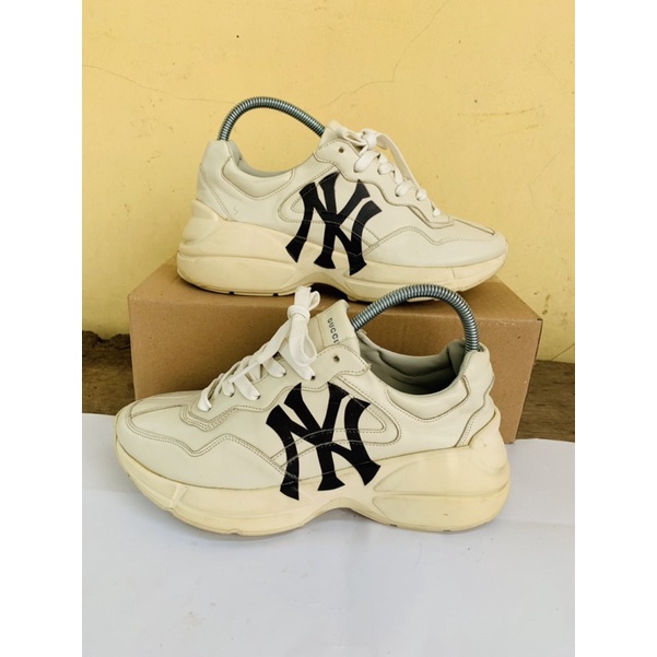 sepatu gucci rhyton NY