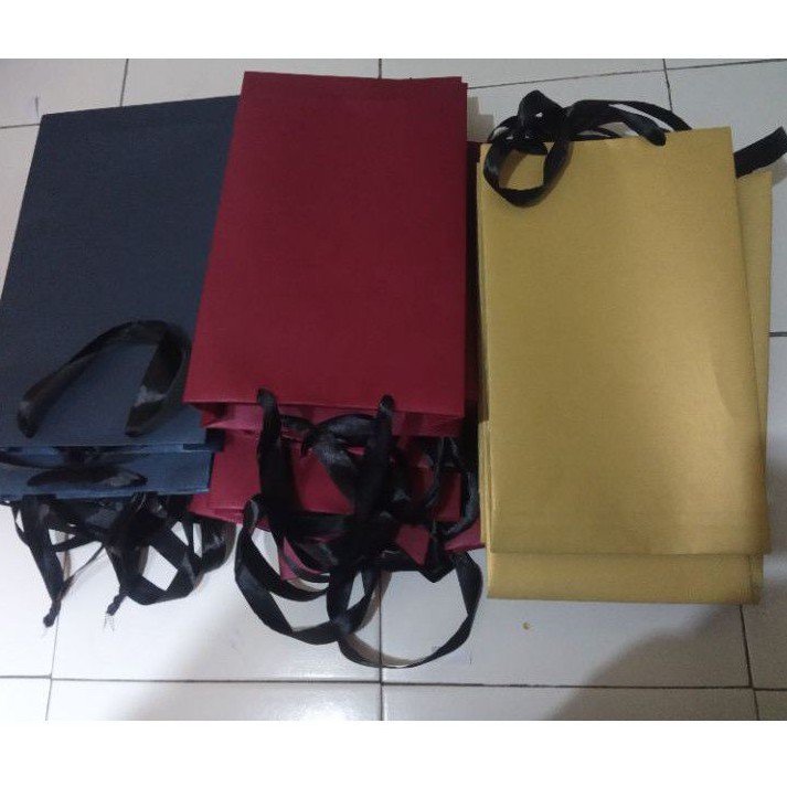 

Paperbag Tas Kertas Polos Keren Elegan Kekinian