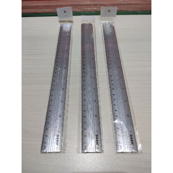 

penggaris alumunium dash 30cm