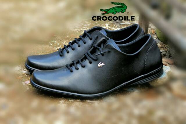 SEPATUPRIA PANTOPEL CROCODILE HITAM SWEDIAN