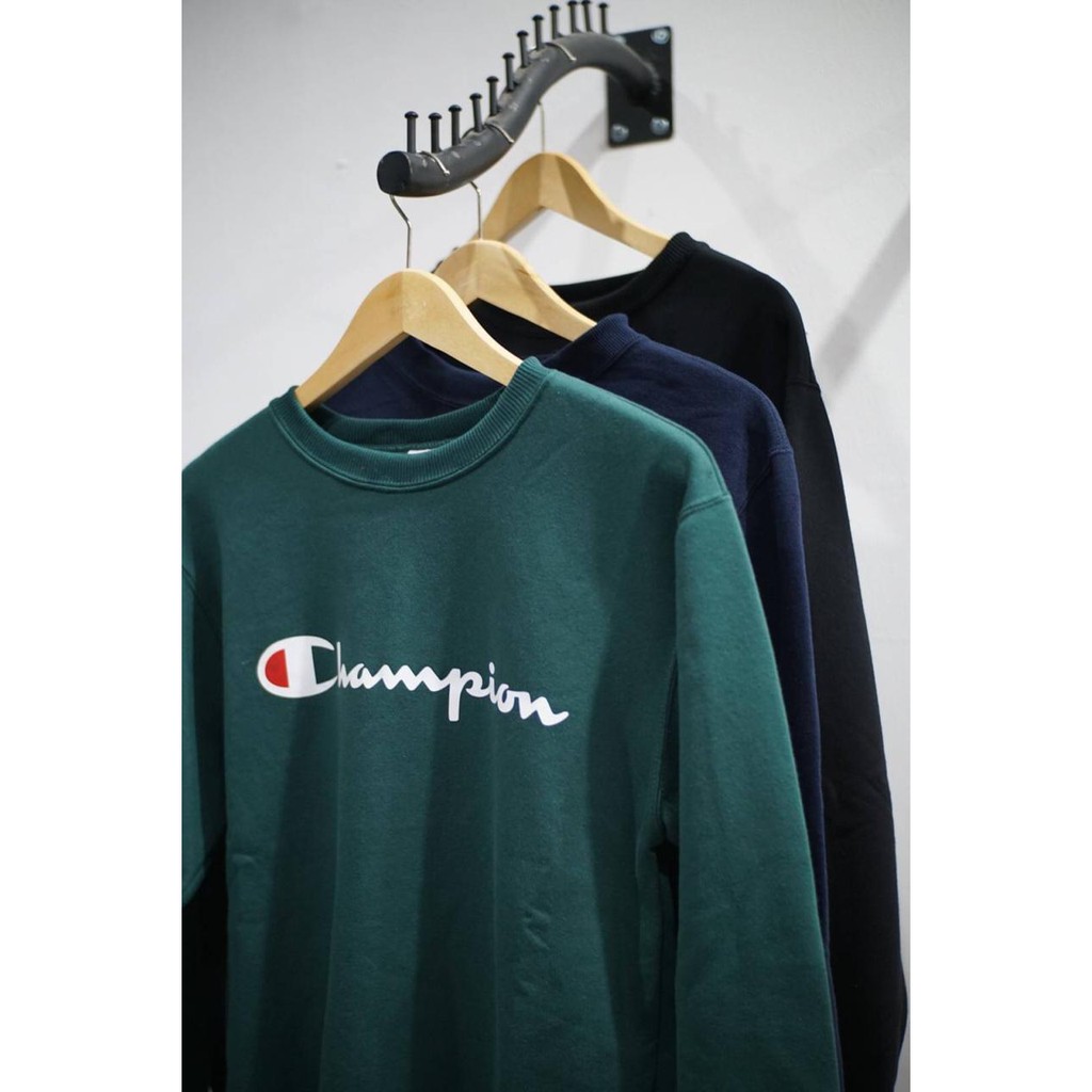 CHAMPION CREWNECK SCRIPT LOGO
