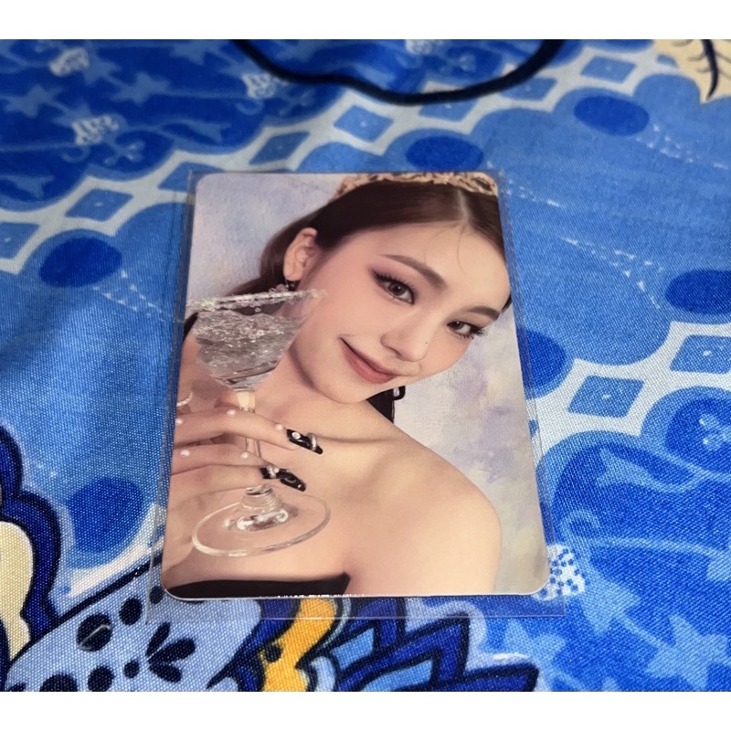 [booked] Photocard Yeji Itzy Checkmate Limited Edition