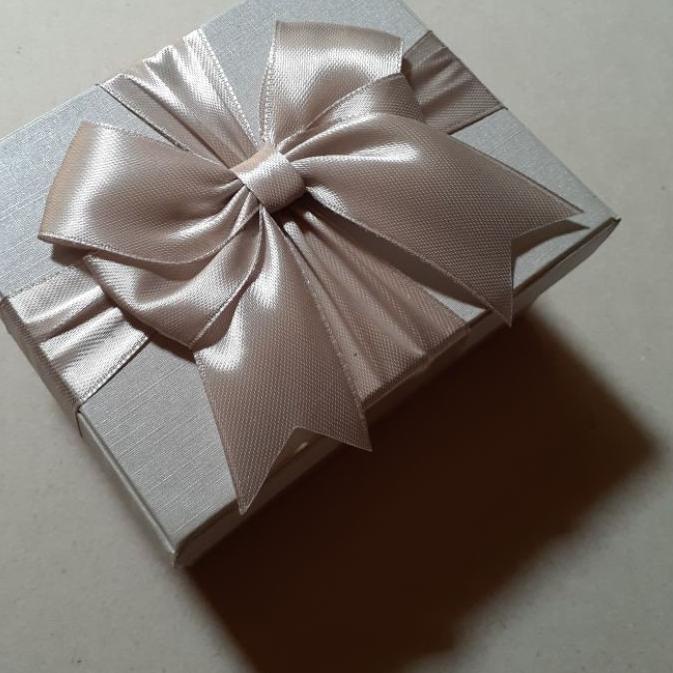 

✯ GIFTBOX CANTIK ABU SILVER KOTAK HADIAH SPESIAL ➪