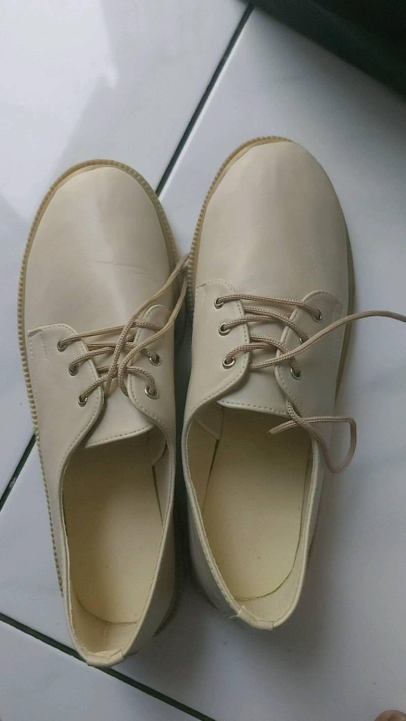 Sepatu Oxford Wanita Tali / Docmart Cream Dk04