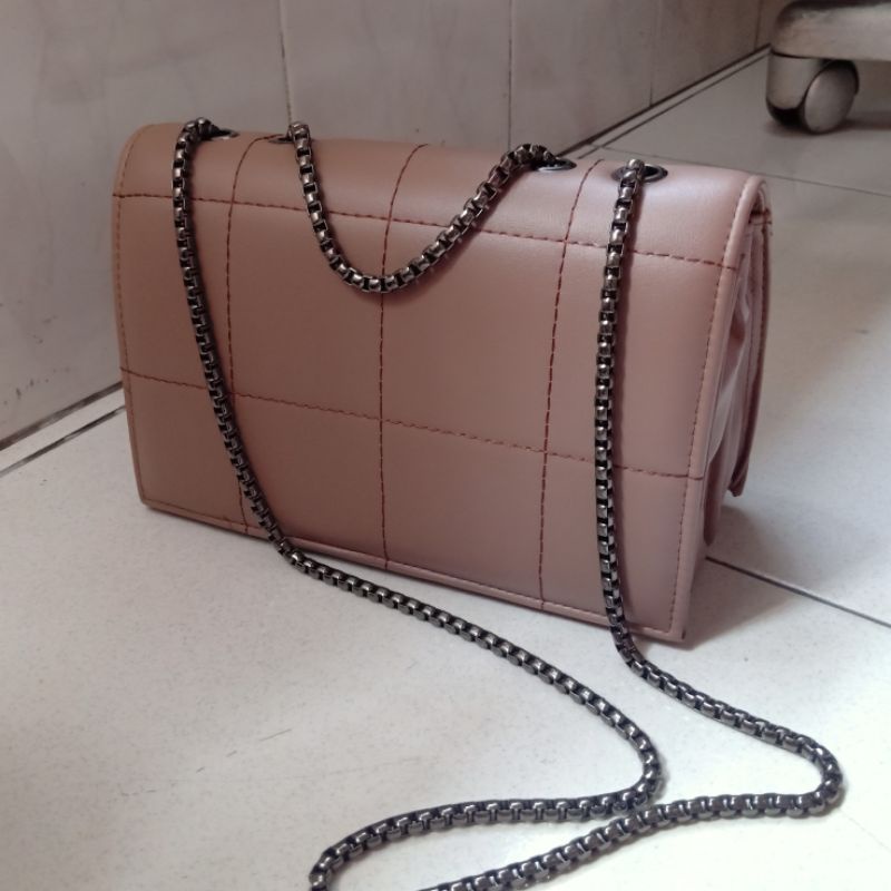 tas wanita selempang coklat hitam dgn tali rantai