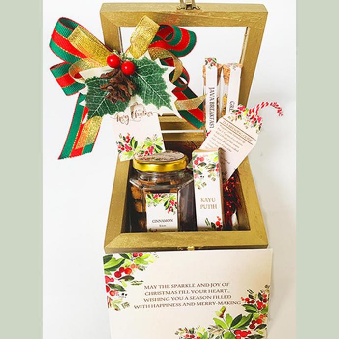 Hampers Natal Christmas 2020 Bless Gift Hampers Parcel Cantik Mewah Fadlifadelll Shopee Indonesia