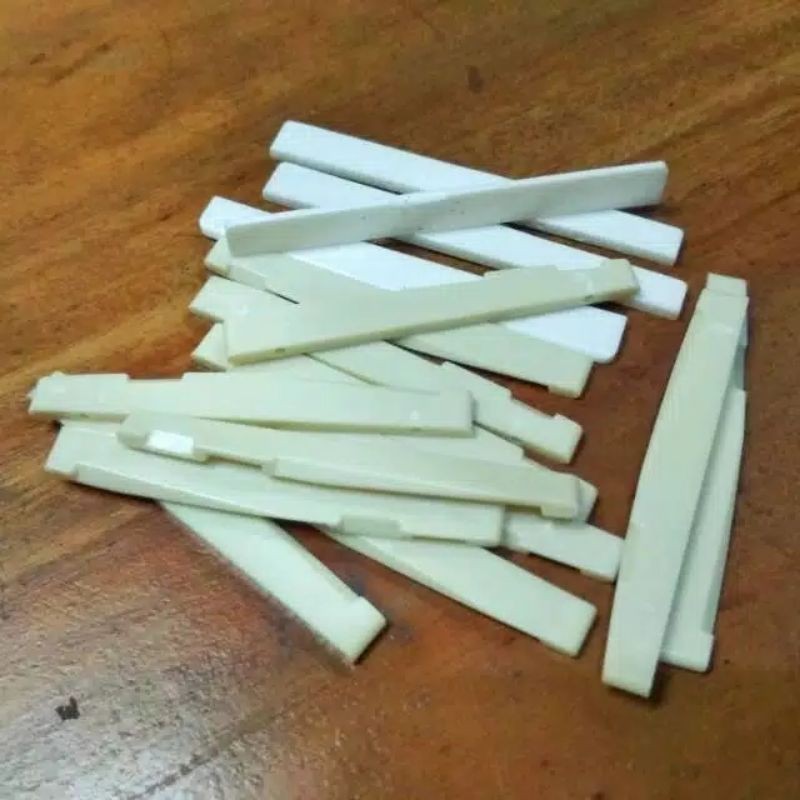 saddle gitar akustik