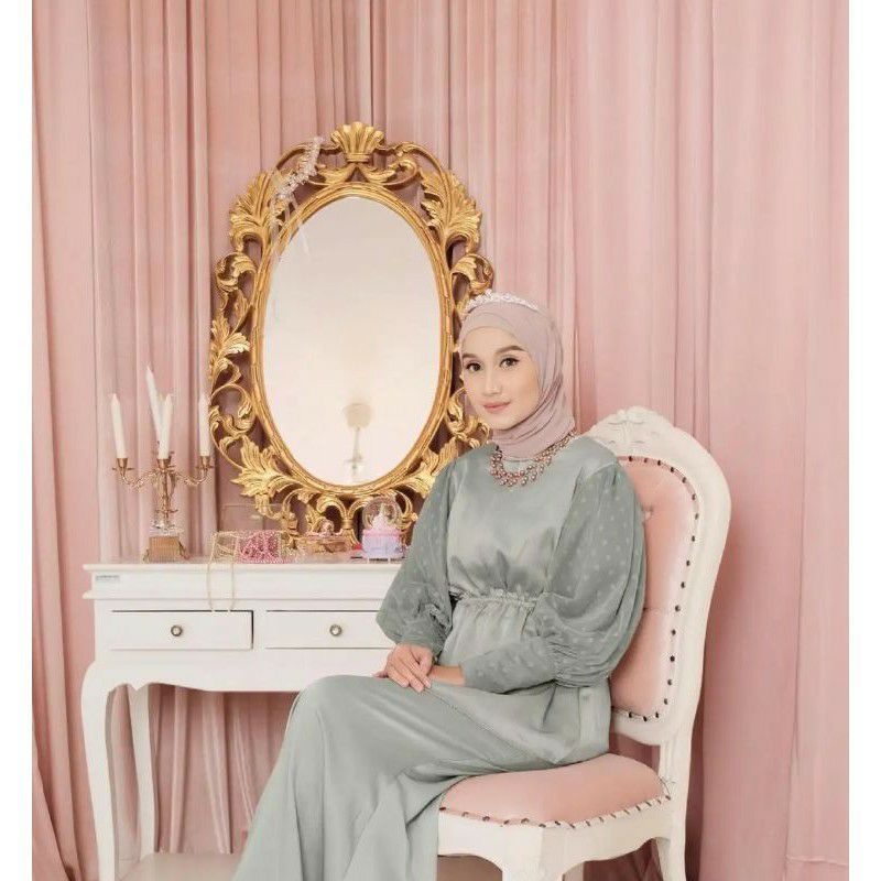 NEW DAPHNE BLOUSE PASTELMINT SIZE S by VANILLA HIJAB