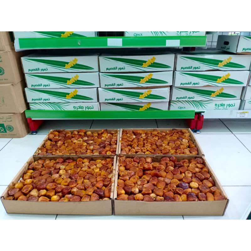

KURMA SUKARI PREMIUM 3KG AL QASSIM / KURMA BASAH / KURMA RAJA / BUAH SEGAR / MAKANAN