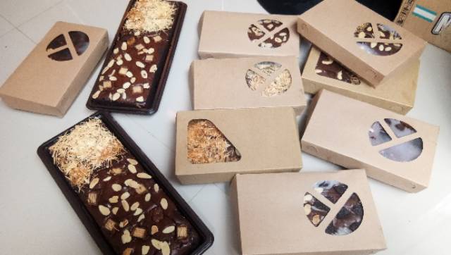 

Brownies toping Almond