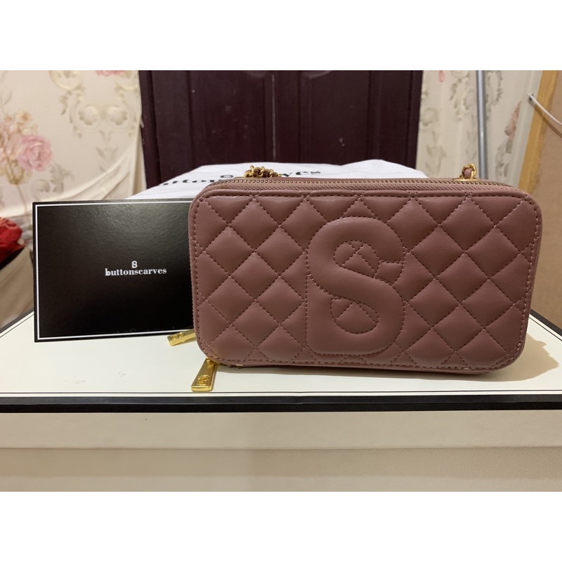 Yura bag mahoghany Button Scarves