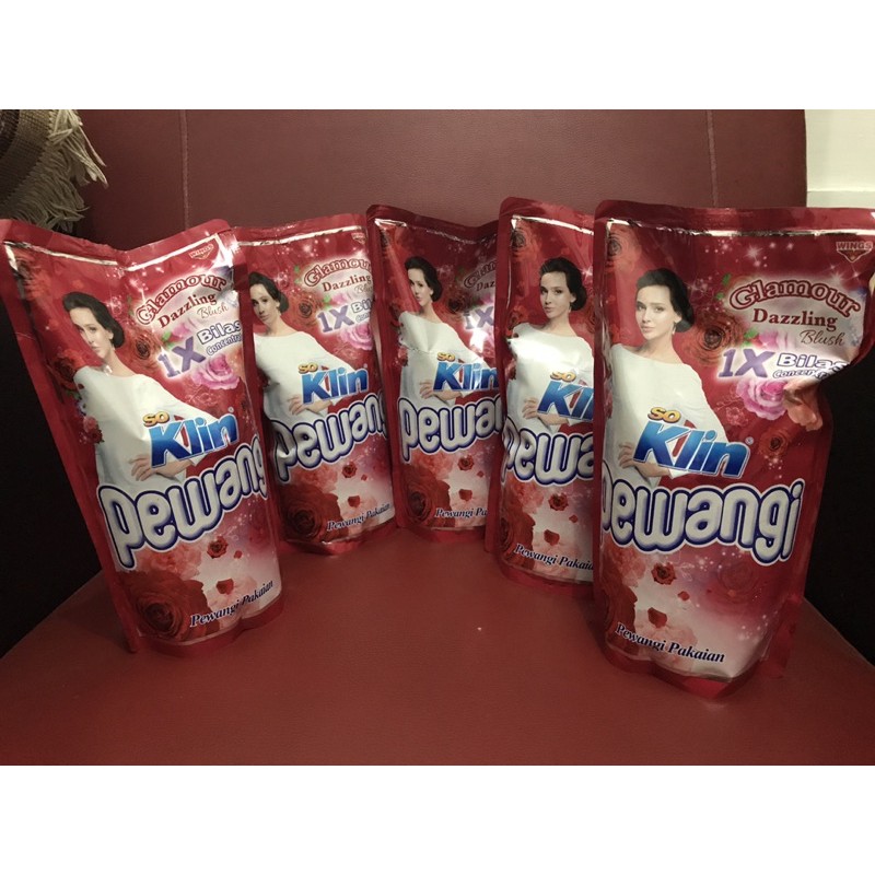 SO KLIN PEWANGI PAKAIAN (MERAH) 900ml