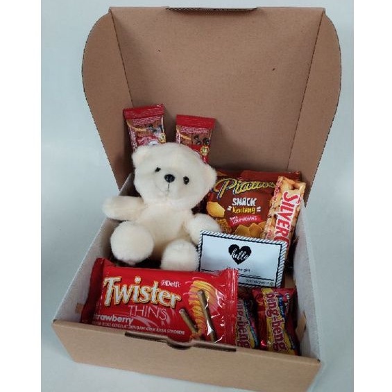 

Gift Box / Hampers Snack dan Cokelat