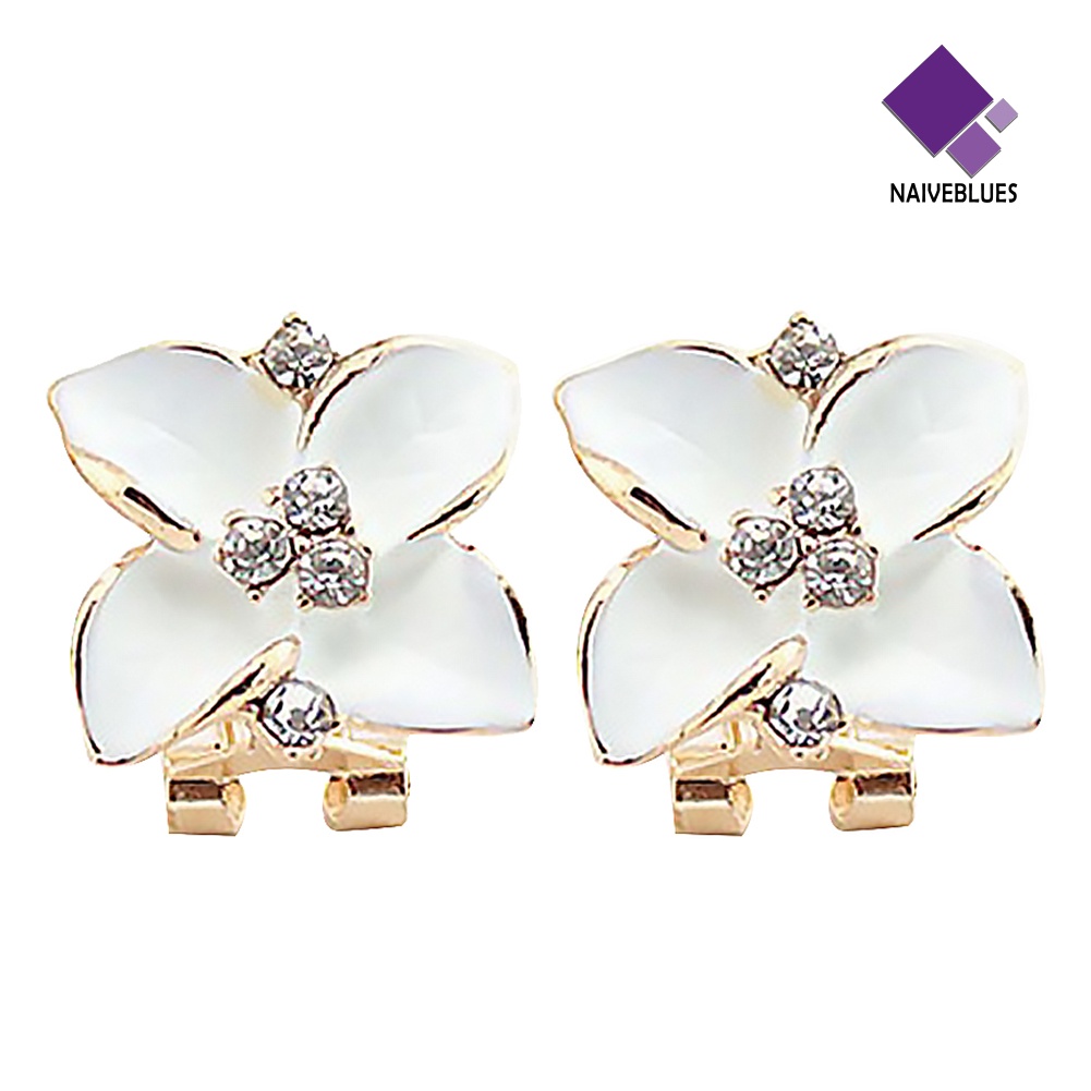 Anting Enamel Bentuk Clover Aksen Berlian Imitasi Untuk Wanita