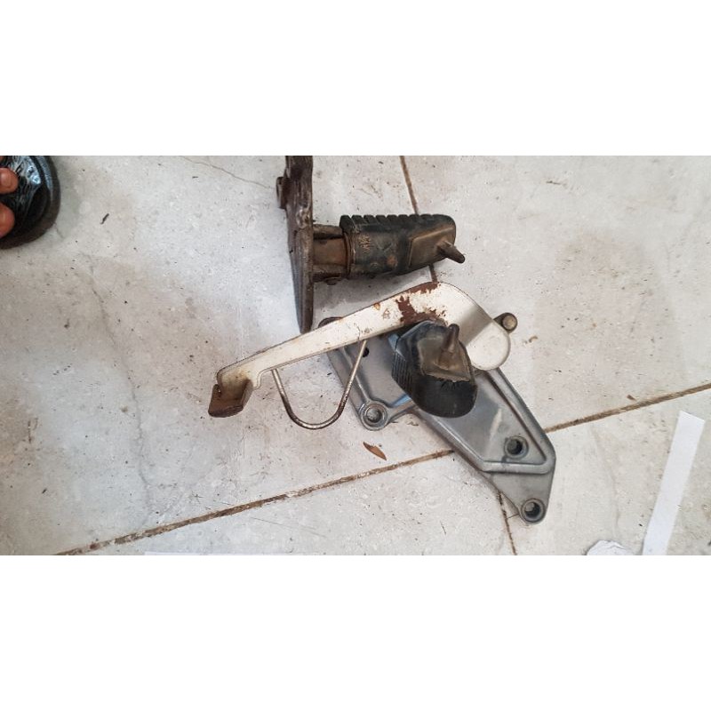 postep depan ninja r ss pijakan rem ninja 150 r kanan kiri original