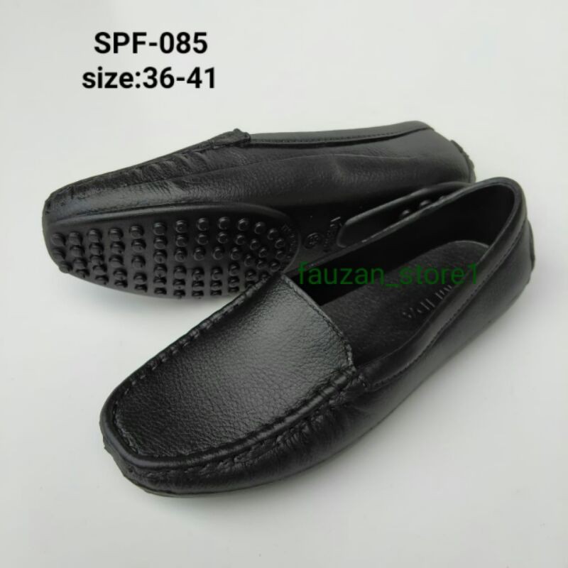 Sepatu Pantofel Hitam Formal Wanita Pantofel Karet Yumeida SPF-085