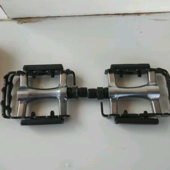 Pedal sepeda alloy UNITED silver 980 as besar sepeda gunung mtb bmx