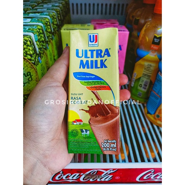 SUSU UHT ULTRA COKLAT DAN STRAWBERY - SARI KACANG HIJAU 250 ML