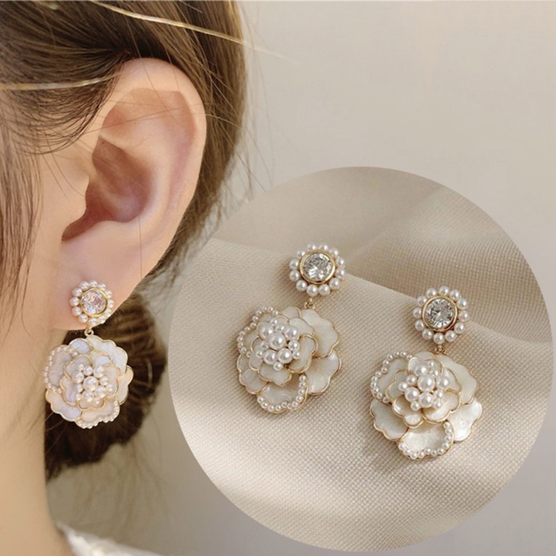 Anting Tusuk Silver Desain Bunga Camellia Hias Mutiara Untuk Wanita