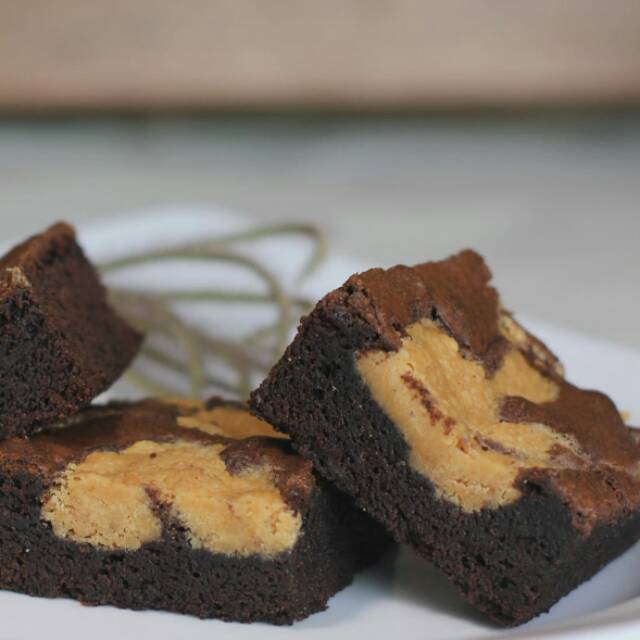 

Allin Brownies with peanut butter