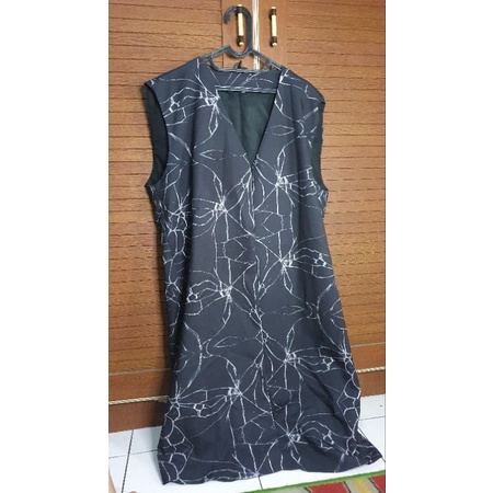 Outer Hitam Panjang Lengan Buntung