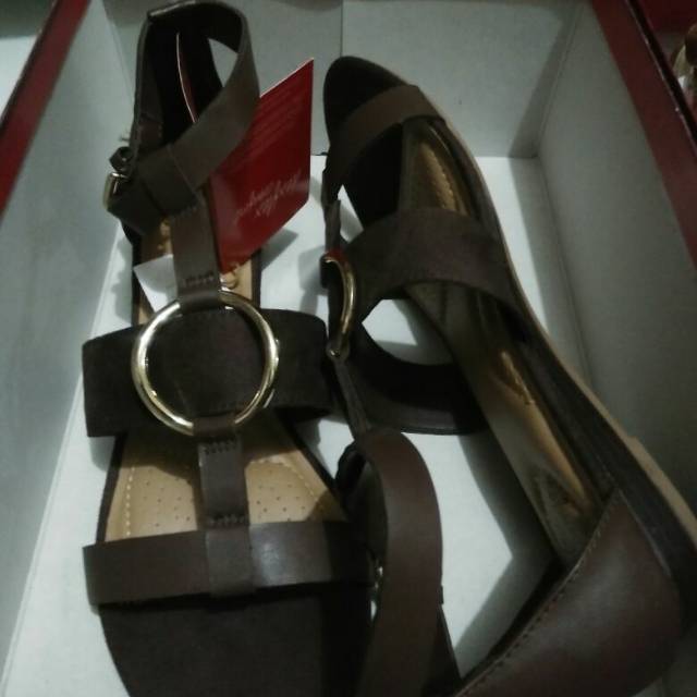 Dexflex Comfort by Payless (size by request)