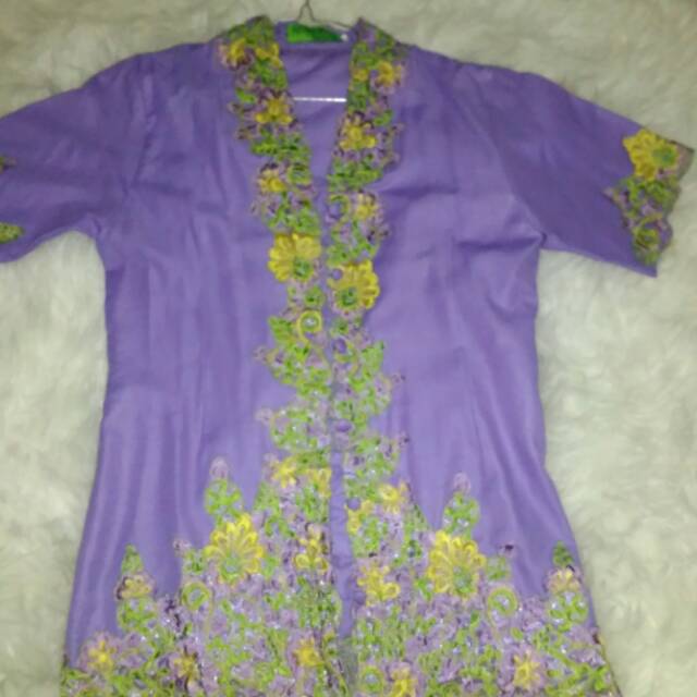 Kebaya ungu bordir Bunga