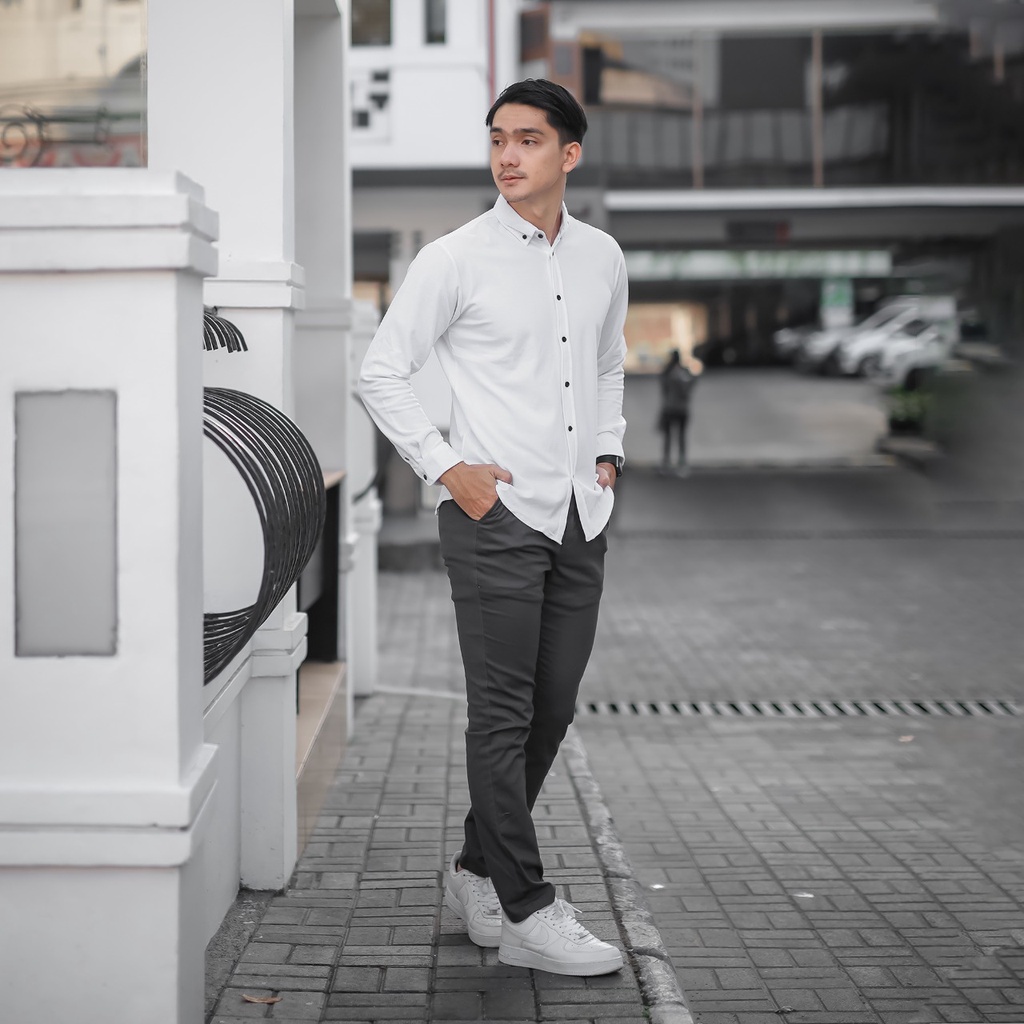 Kemeja Putih Polos Casual Slimfit Pria Lengan Panjang Pique Size M - XXL  | BROGUY