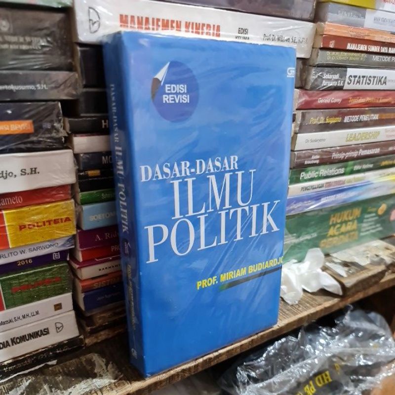 Jual Dasar Dasar Ilmu Politik By Prof Miriam Budiardjo Shopee Indonesia