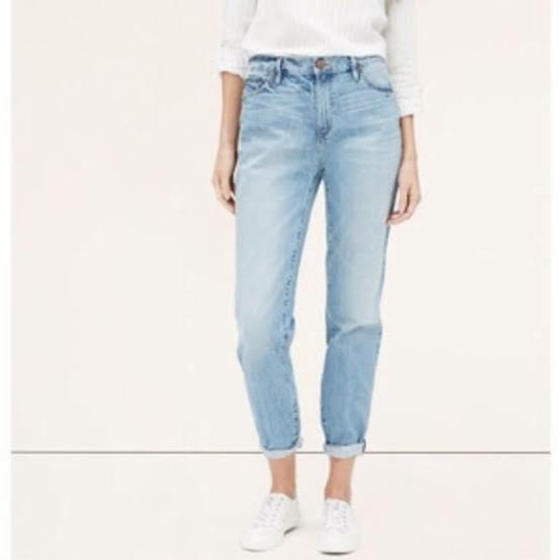 ANN TAYLOR LOFT High waist boyfriend Jeans ripped