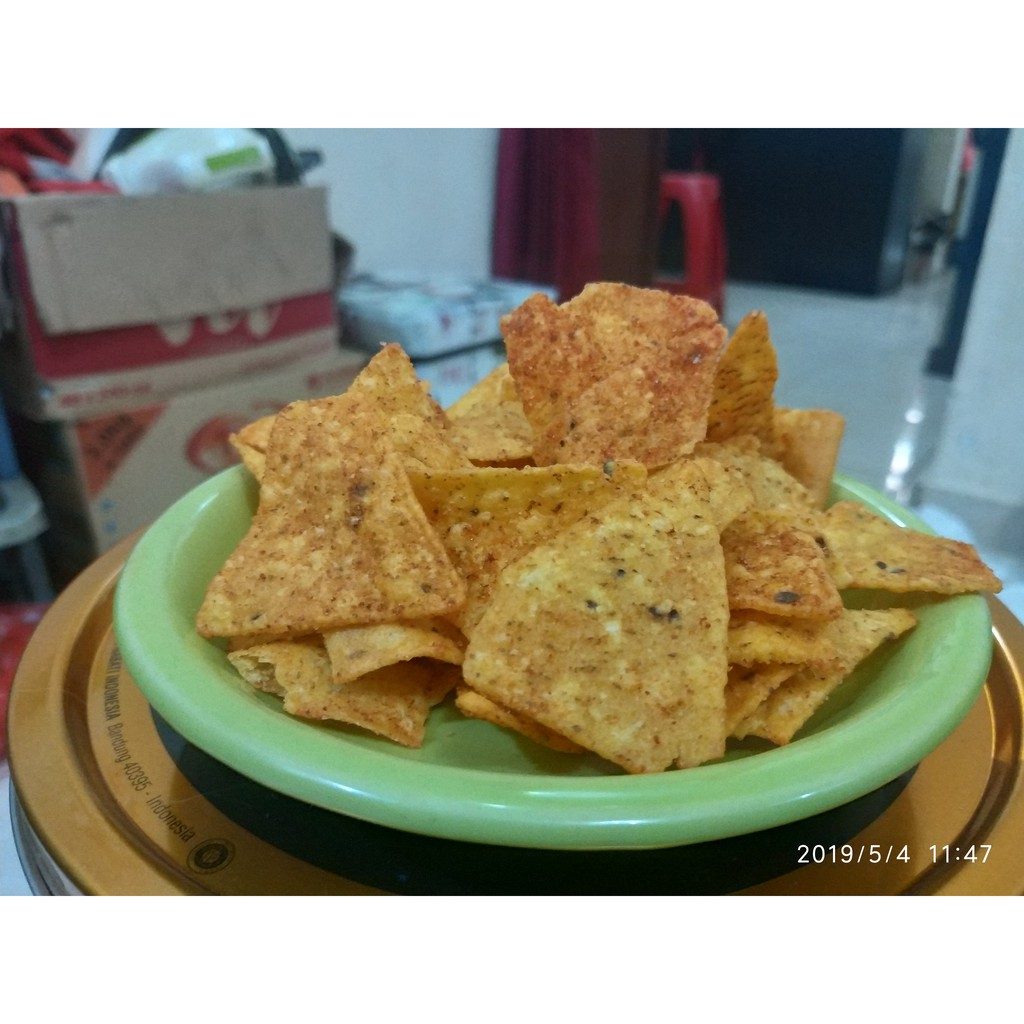 

Tortila jagung merk TES rasa balado, harga per 100gr