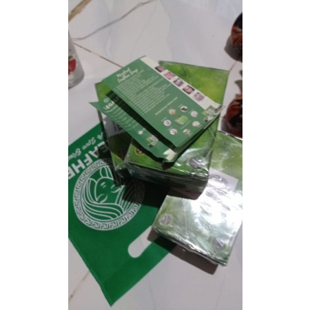 brosur leafhea timbal balik