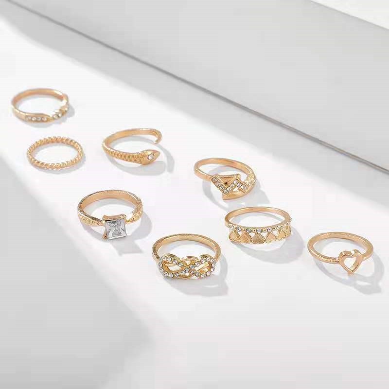 8pcs / Set Cincin Berlian Bentuk Ular 8 Warna Emas Untuk Wanita