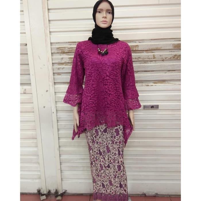 PROMO BESARBESARAN  Setelan Kebaya Rinjani Kebaya Brokat Magenta  TERBARU