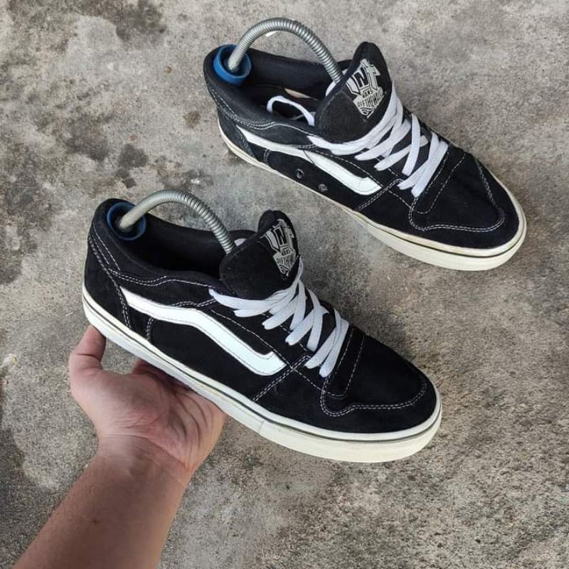 vans x TNT 2