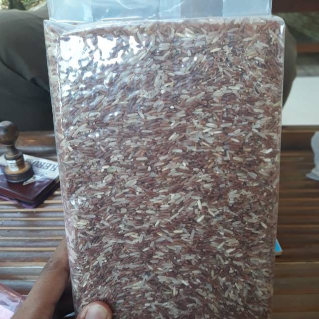

Beras Merah Produksi Petani