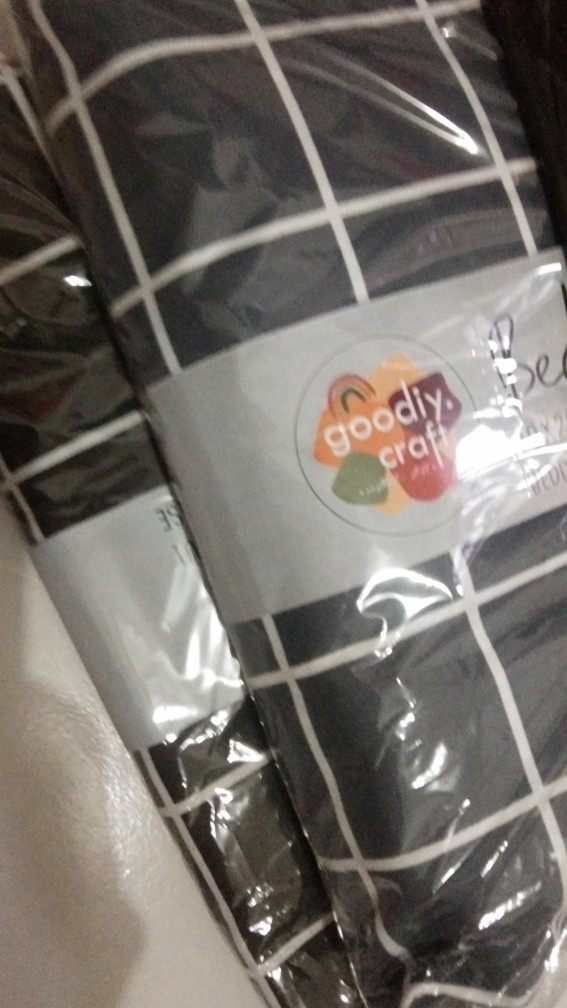 Sprei Estetik Murah  Motif Kotak Hitam / Grid