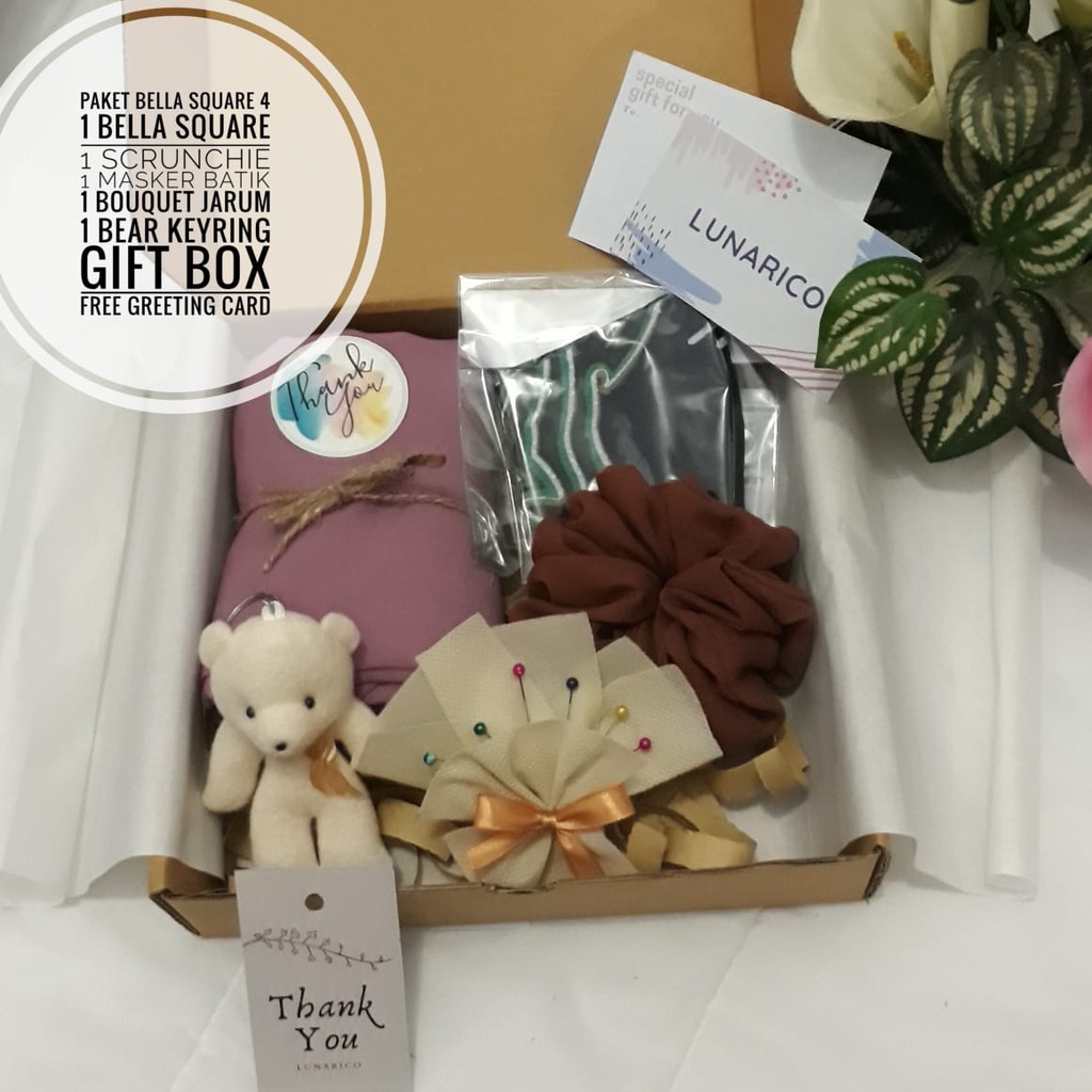 

Hampers cewek / kado ulang tahun / kado anniversary / hampers wisuda Paket 4